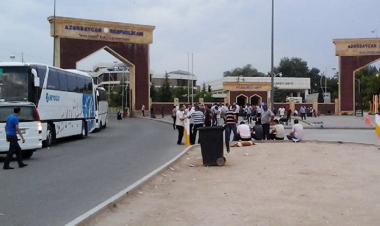 Tələbə biletini göstər, sərhədi keç