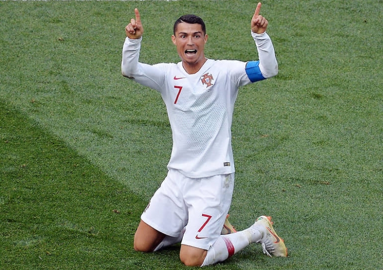 O, dünyanın ən çox maaş alan futbolçusu oldu