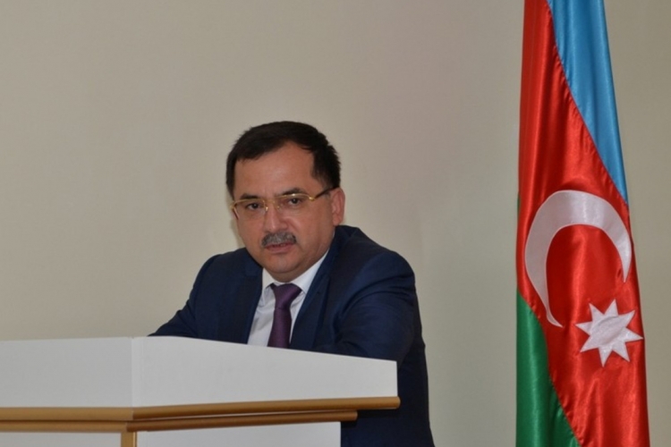 Yüksək vəzifəli məmurdan Azərbaycan bayrağına həqarət –